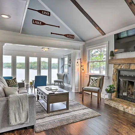 Waterfront Gem On Lake Sinclair With Boat Dock!